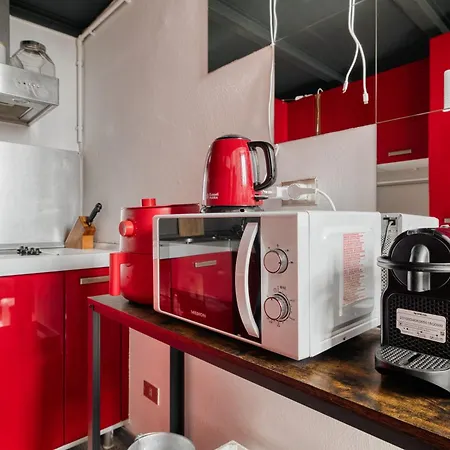 Domusmi Benedetto 32 * Milano